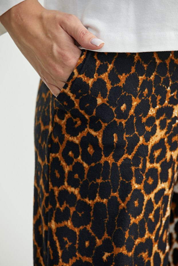 Soft Textured Leopard Combination Comfortable Set - Ecru - 5
