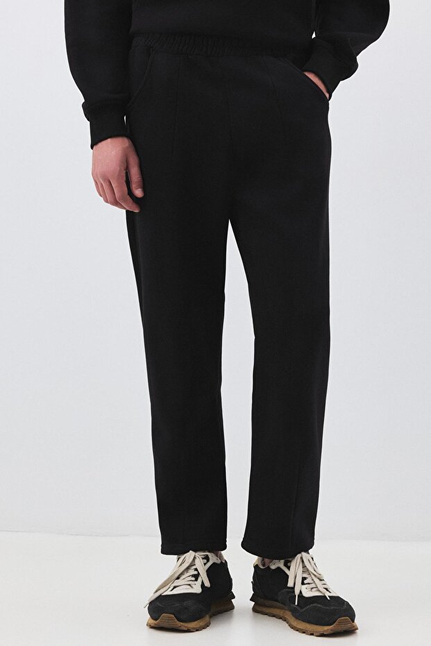 Men's premium black sweatpants with pocket detail 2033