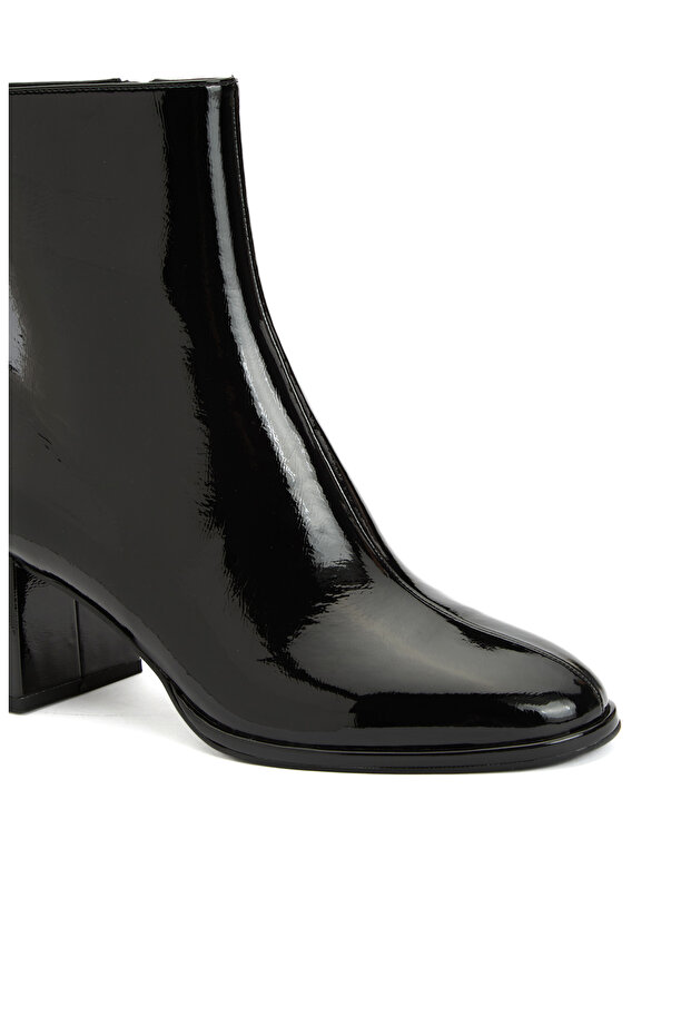 Siyah Parlak Kadın Bot - 5