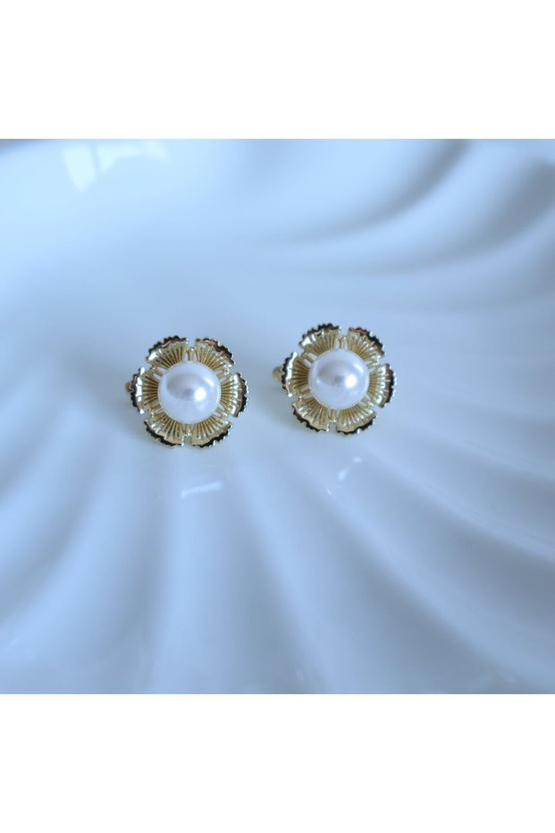 Glimmer Pearl Earrings