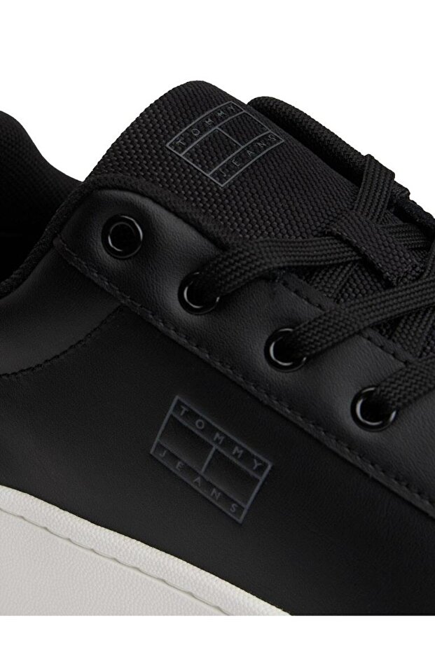 TJW FLATFORM PEARLIZED SNEAKER - 6