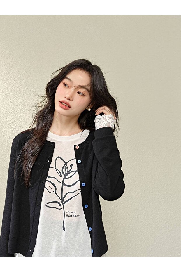 Women's Basic Colored Buttoned Cardigan - 1