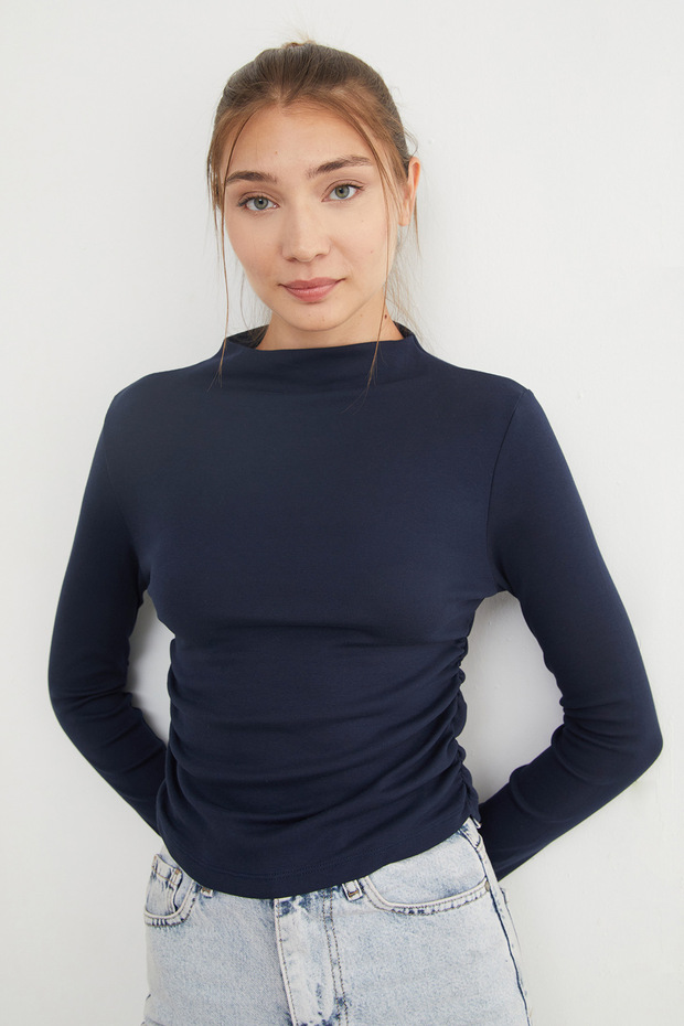 Basic Yanları Drapeli Dik Yaka Modal Bluz - 4