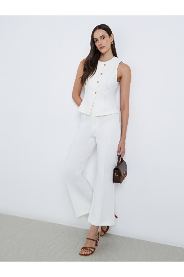 سترة بأزرار ملائمة ورقبة دائرية - 2