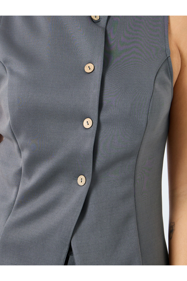 Round Neck Fitted Buttoned Vest - 3