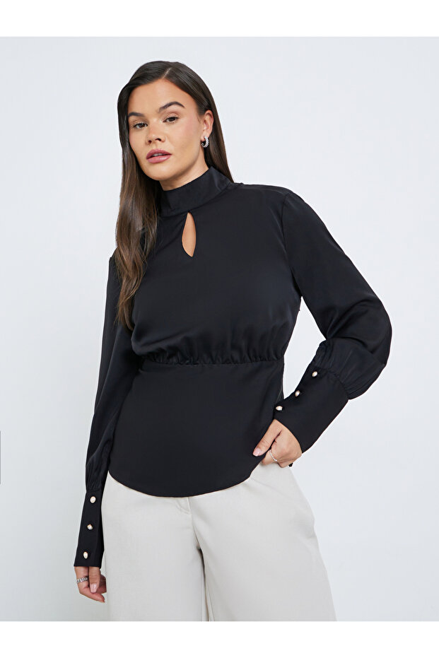 بلوزة سادة بفتحة رقبة عالية وحافة منحنية - 1