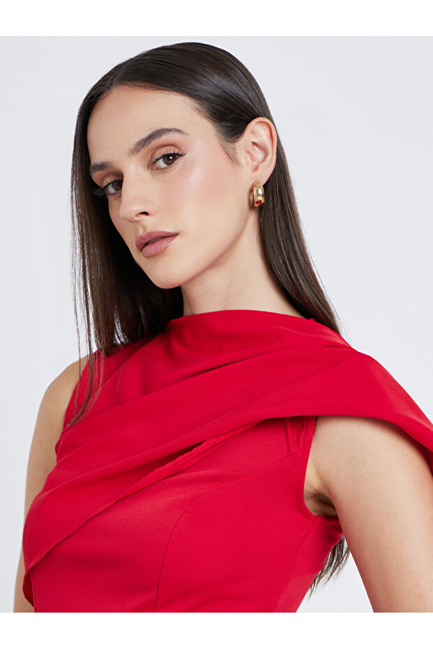 Solid Sleeveless Draped Detail Top - 3