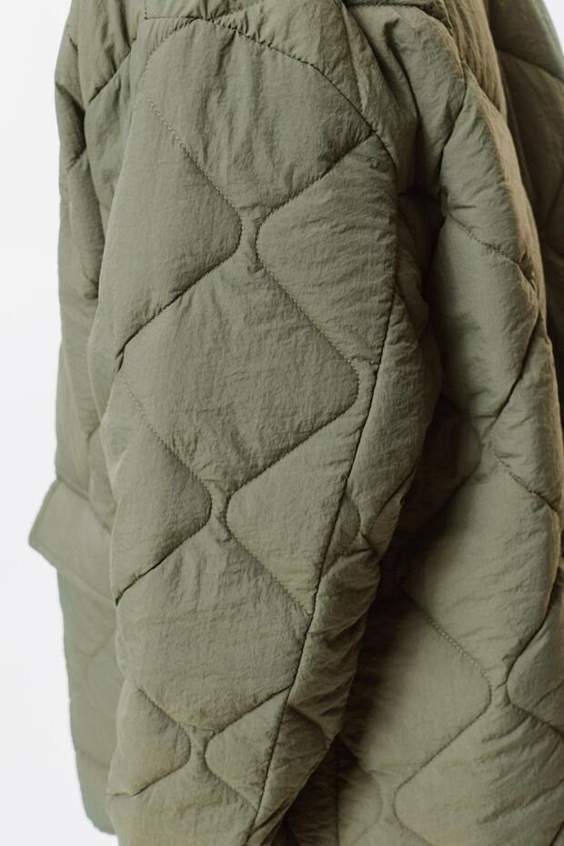 Hafif cepli kapitone ceket - 5