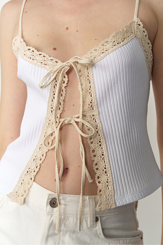 Güpür Detaylı Bluz - 3