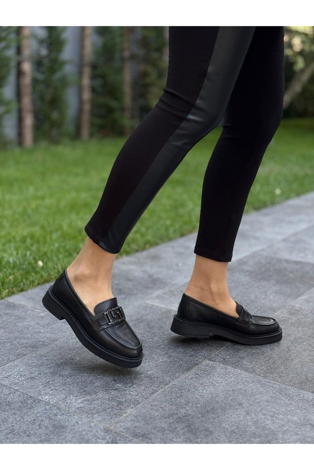 Black Leather Buckle Women's Shoes