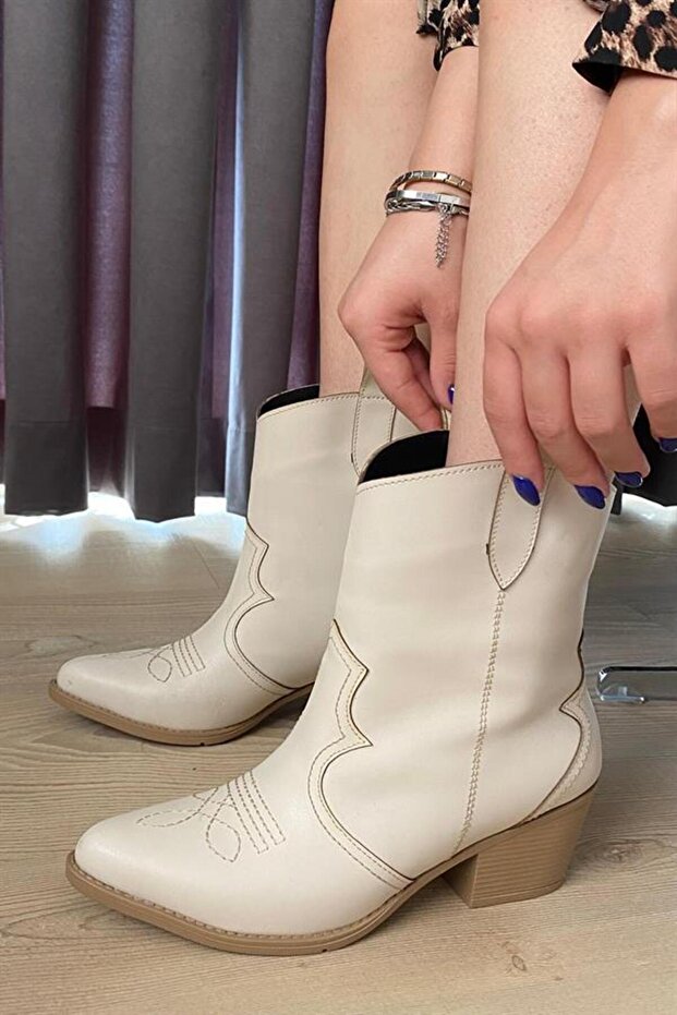 Women's Cream Skin Short Heeled Cowboy Boots