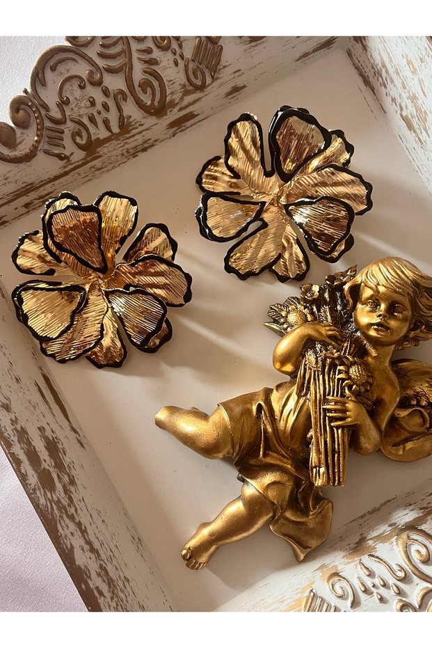Zra Model Plate Large Flower Earrings