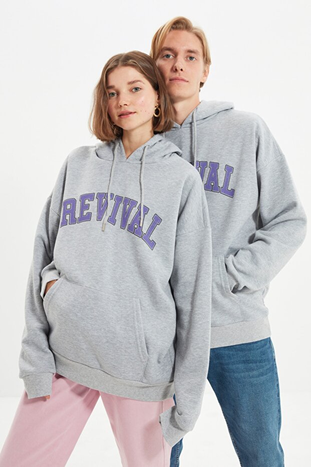 Gri Oversize/Geniş Kesim Kapüşonlu İçi Polar/Sıcak Tutan Unisex Sweatshirt TMNAW22SW1462