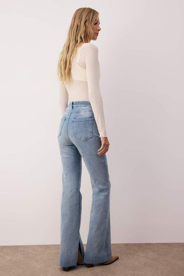 Mavi Yırtmaç Detaylı Yüksek Bel Comfort/Esnek Flare İspanyol Paça Jeans TWOAW26JE00022 - 4