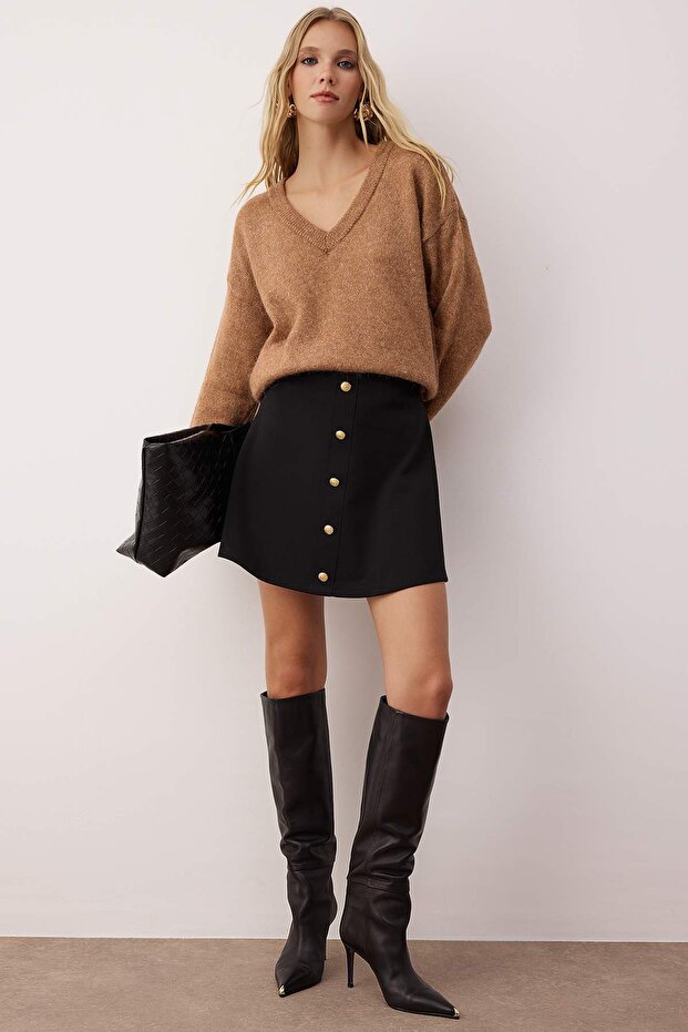 Czarna mini spódniczka z guzikami, o kroju litery A i dzwonowatym dołem TWOAW26ET00085 - 2