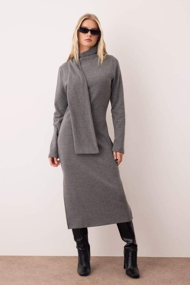 Antrasit Şal Detaylı Selanik/Triko Görünümlü Bodycon Maxi Örme Elbise TWOAW26EL00216 - 1