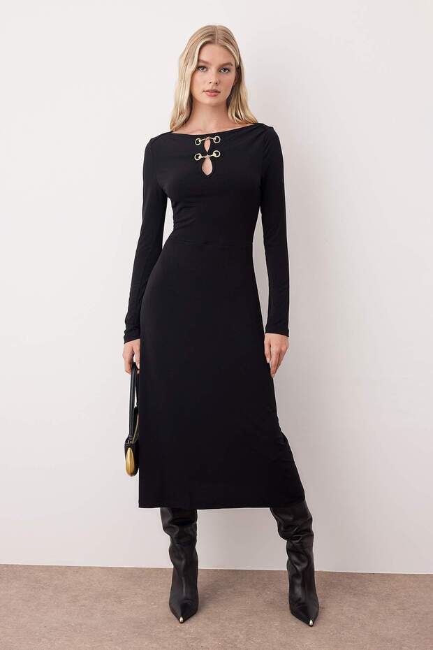 Siyah Aksesuar Detaylı Bodycon Maxi Esnek Örme Elbise TWOAW26EL00209 - 1