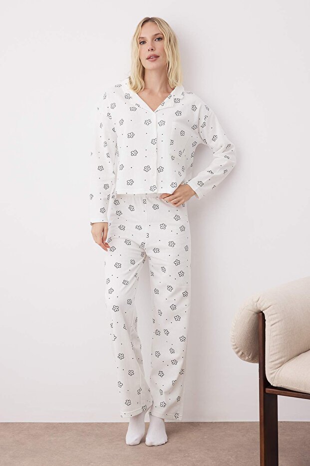 Beyaz Pamuklu Çiçekli Kalpli Cep Detaylı Örme Pijama Takımı THMAW25PT00227 - 6