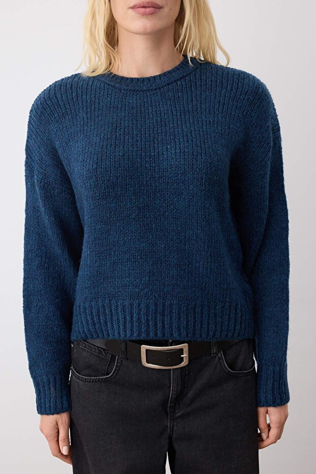 Blauer, weich strukturierter Basic-Strickpullover mit weiter Passform TWOAW23KZ00185 - 3