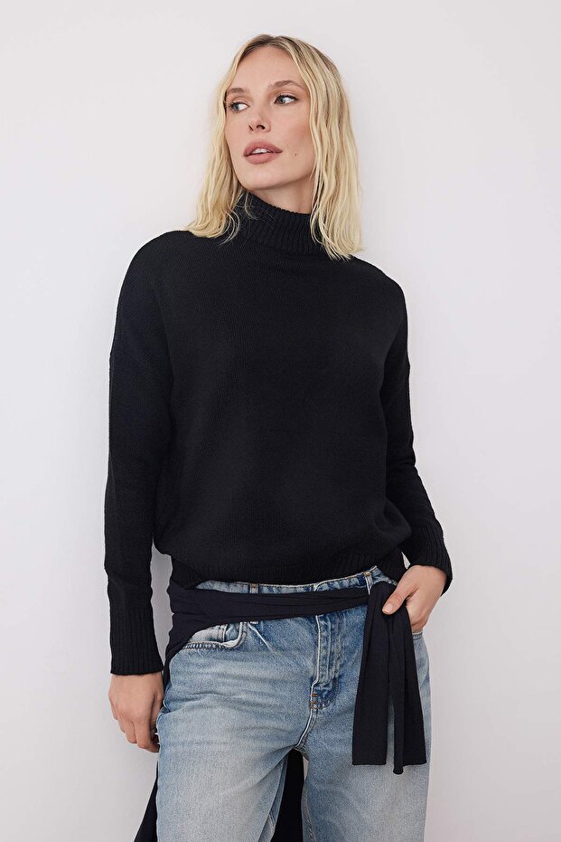 Miękki, teksturowany, czarny sweter z dzianiny - szeroki krój Twoaw23Kz00469 - 1