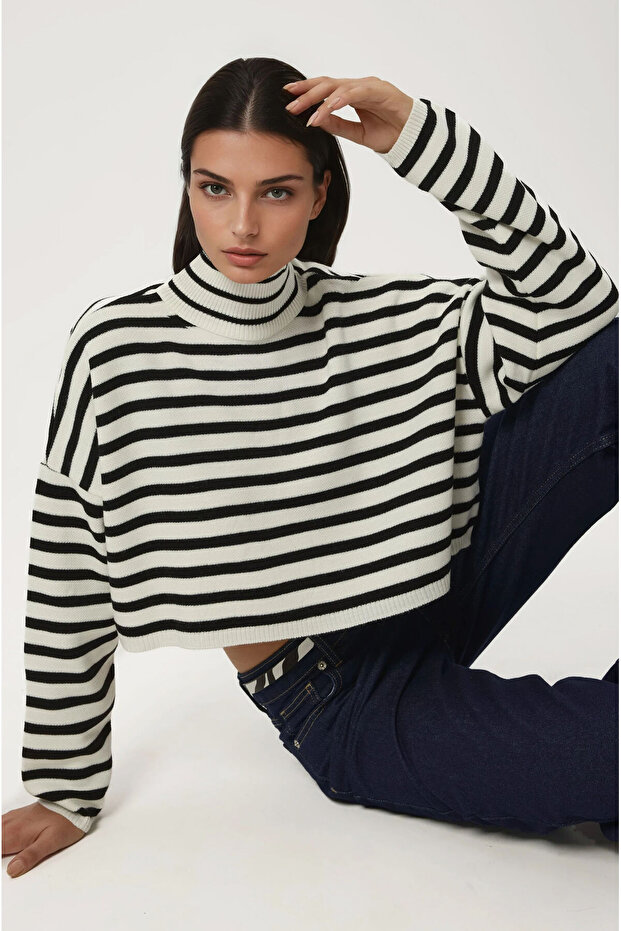 Yüksek Yakalı Crop Kazak - 1