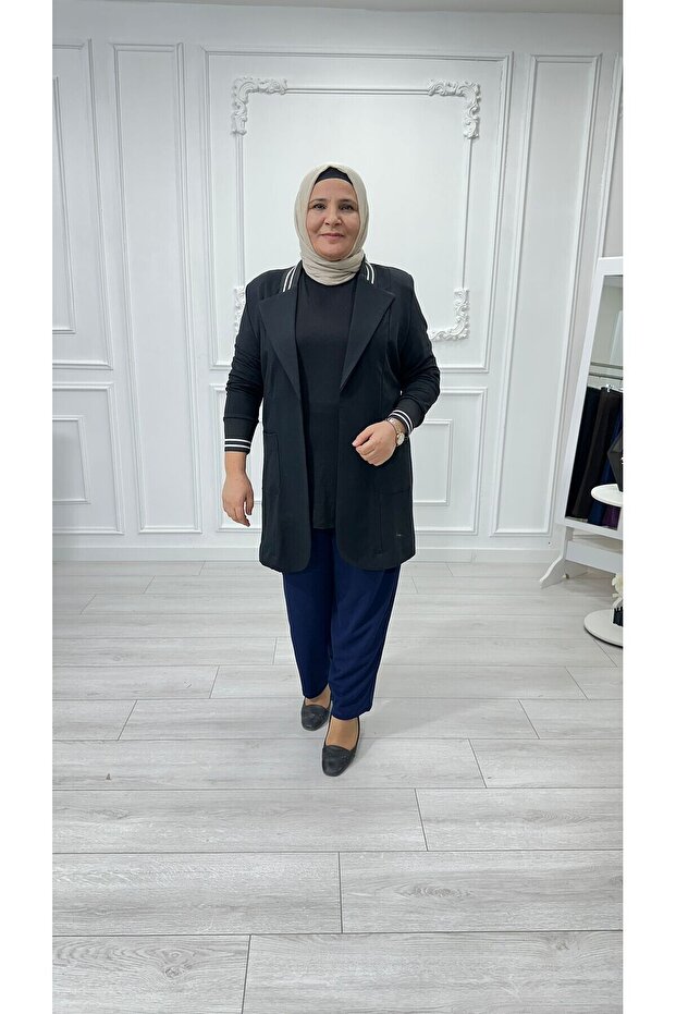 بنطلون فضفاض من نسيج الكريب مقاس كبير
