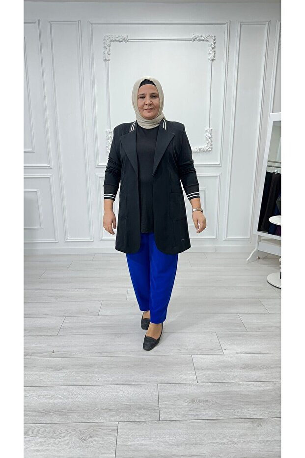 بنطلون فضفاض من نسيج الكريب مقاس كبير
