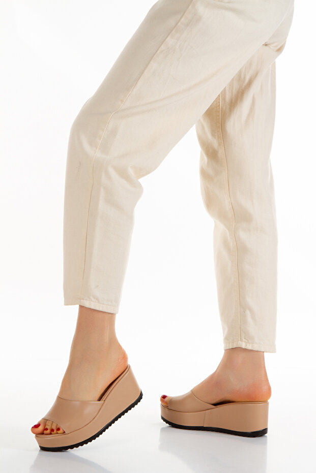 Comfort Women's Padded Nut Slippers