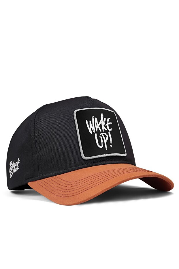قبعة بيسبول باللون الأسود مع شعار Wake Up