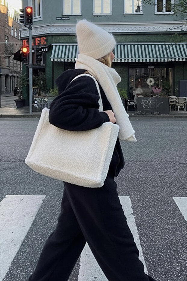 Geantă de umăr din pluș - 1