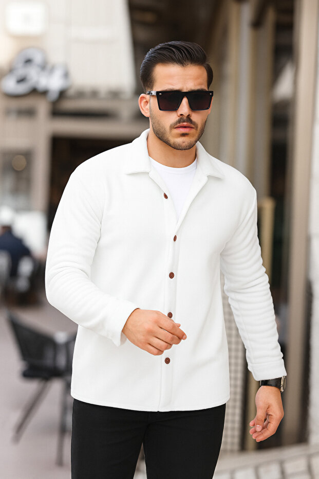 قميص صوف أبيض كبير الحجم للرجال