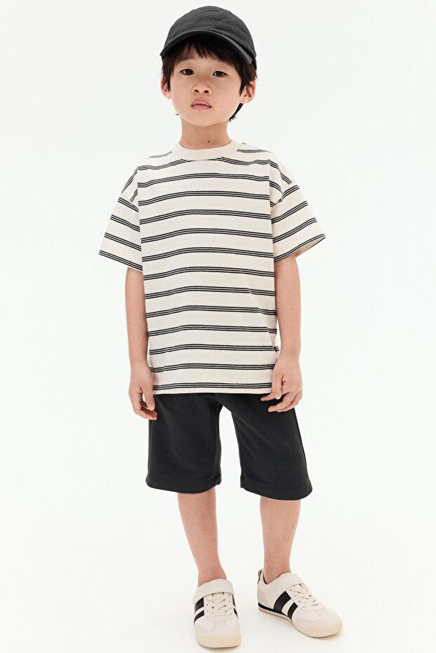 2 Parçalı Tişört ve Şort Set - 1