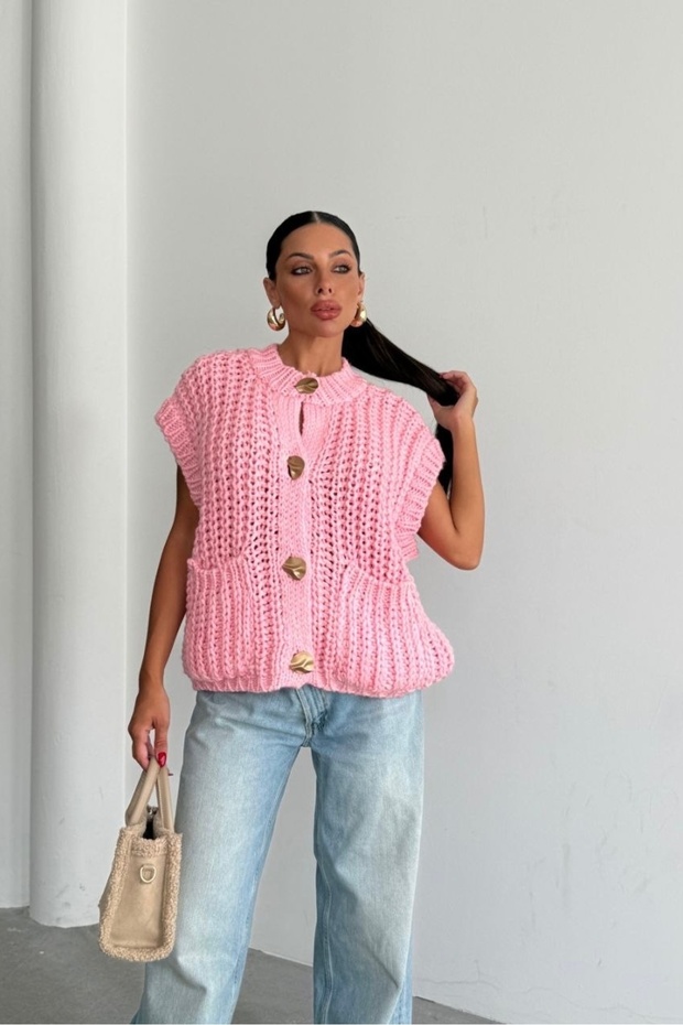 Soft Textured Knitwear Vest with Large Button Detail Aw25Yl0004
