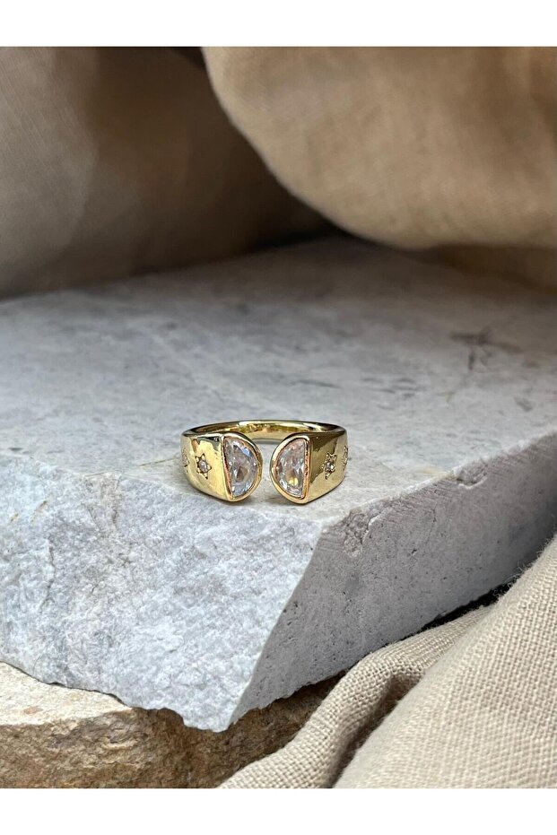 Ring with Thick Stone Pattern - 1