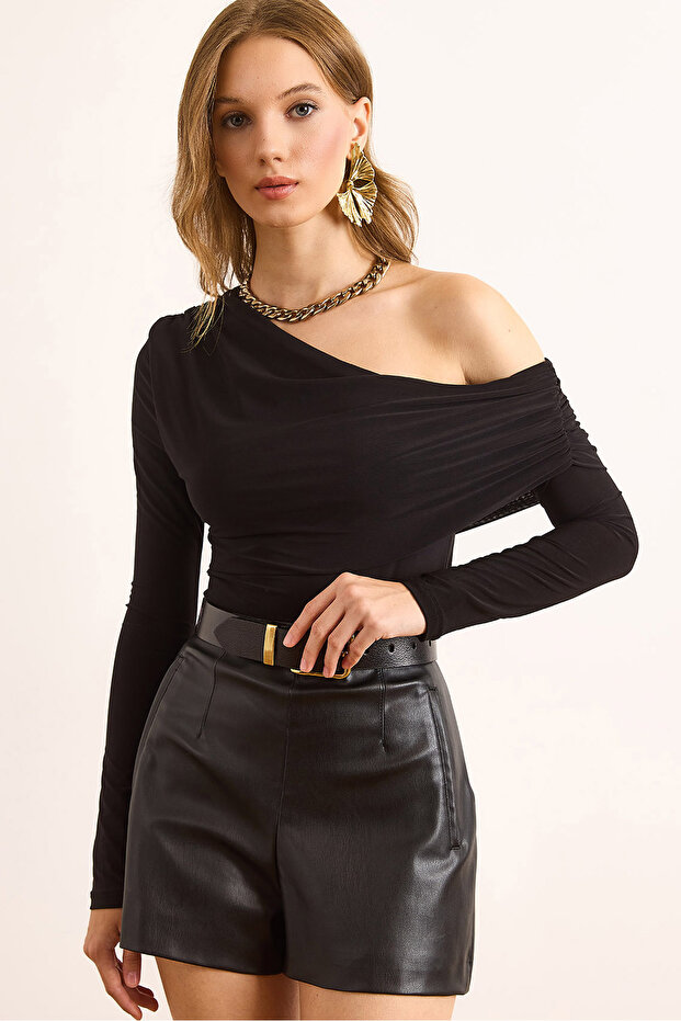 Women's Black Asymmetrical Drape Detailed Sandy Blouse Blz-19003101
