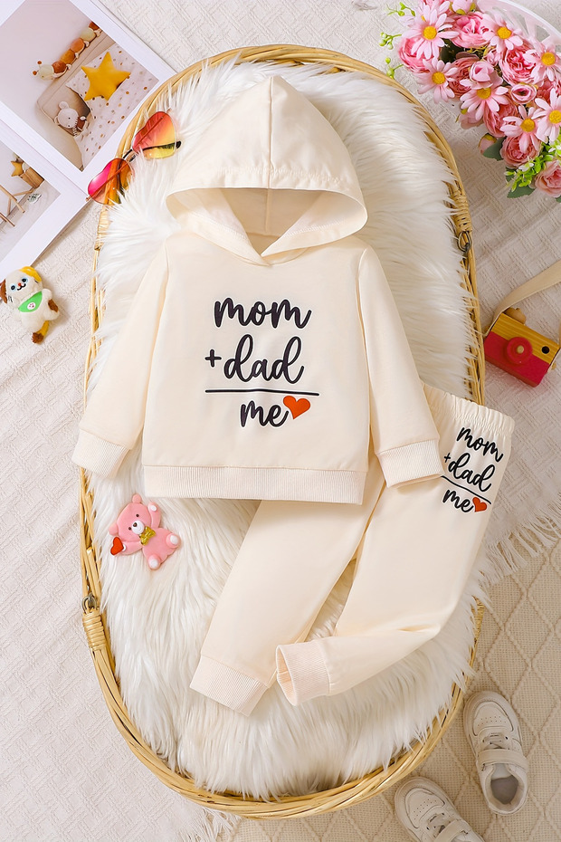 طقم أطفال مطبوع عليه Premium Mom Dad Me 24322