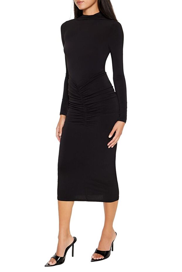 Büzgü Detaylı Elbise - 4