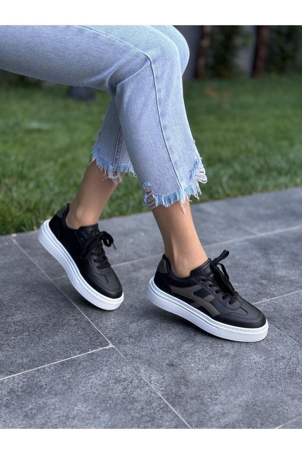Black Tigra Women's Casual Sneakers