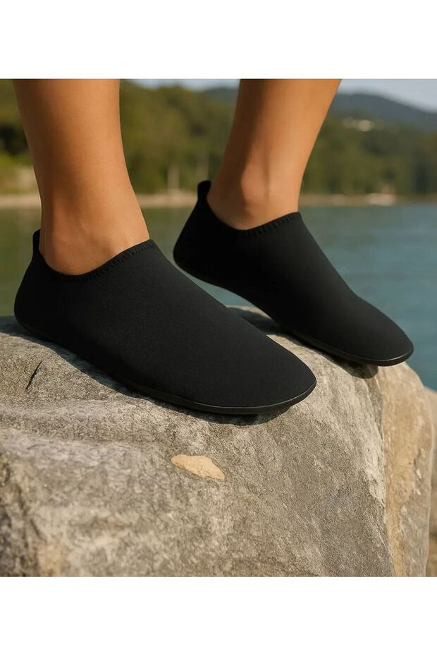 Boys' Sea Shoes with Thick Soles, High Quality Black Color Booties