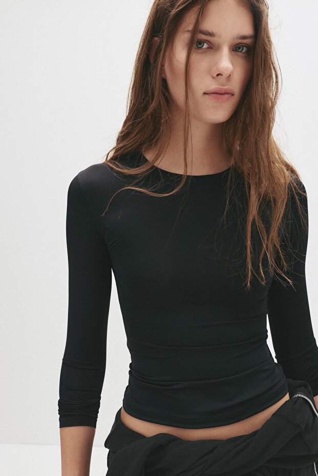 Vücuda oturan poliamid t-shirt - 1