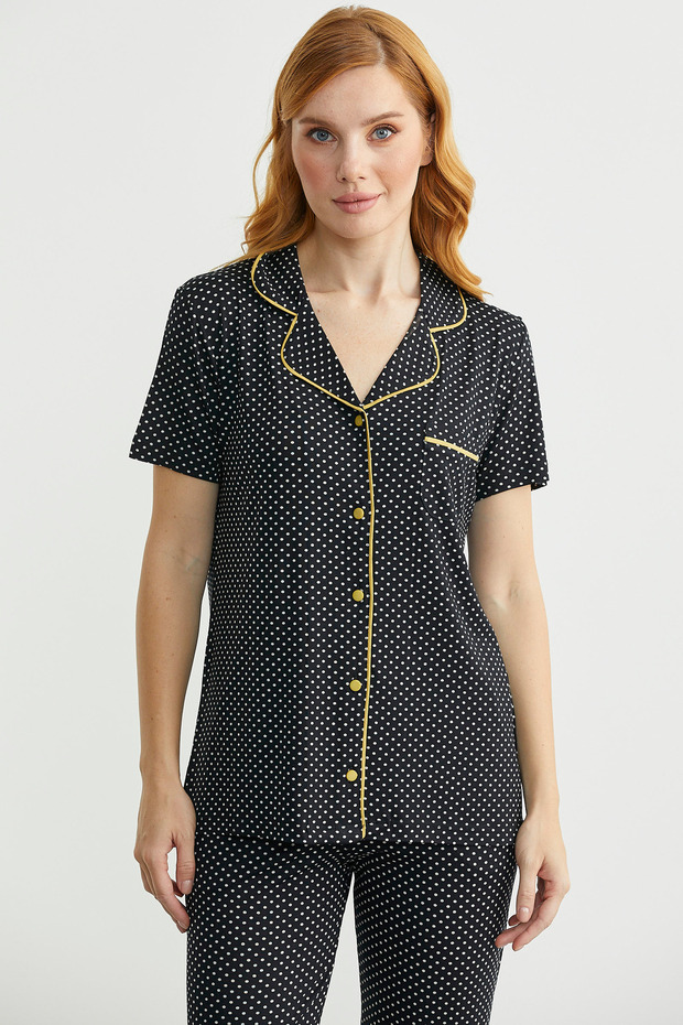 طقم بيجامة قميص منقط بأزرار - أسود - 1