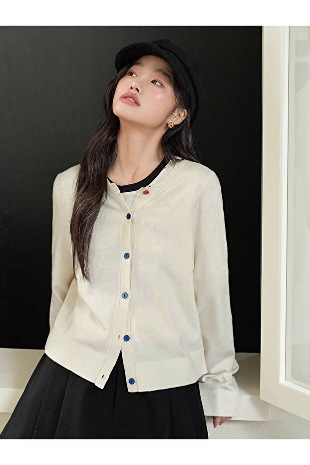 Women's Basic Colored Buttoned Cardigan - 2