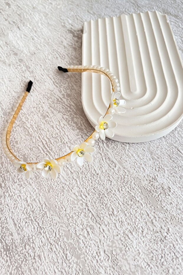 Elegant Crown Buckle with Flowers