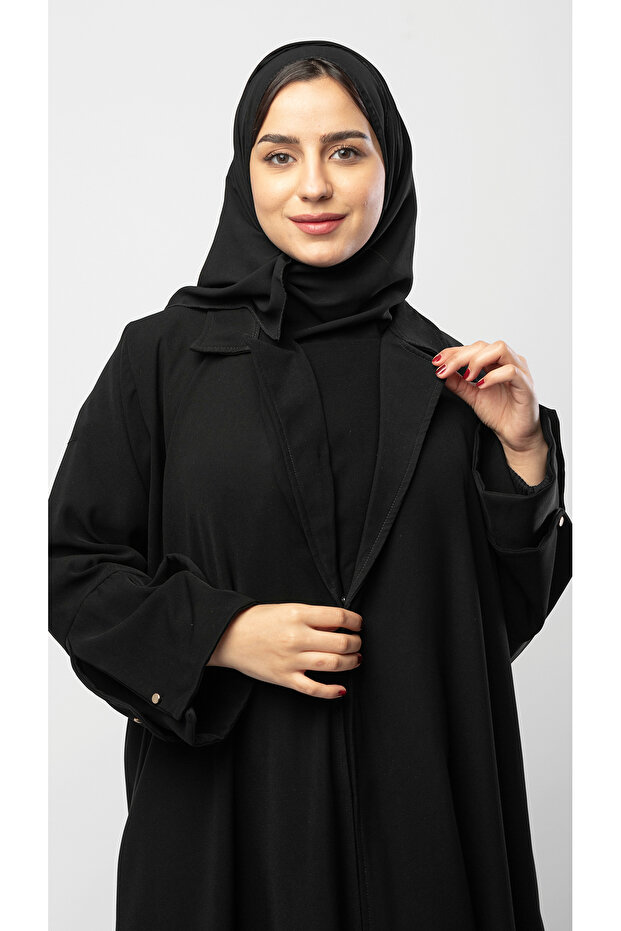 عباية سوداء بقصة بليزر مع مرد