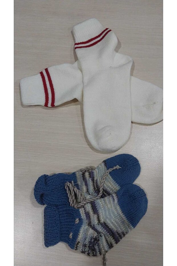 2 Pieces Hand-Knitted Five-Skewer Booties / Children's Booties and Machine-Made Booties Handmade Booties / Dowry Booties / Knitted /