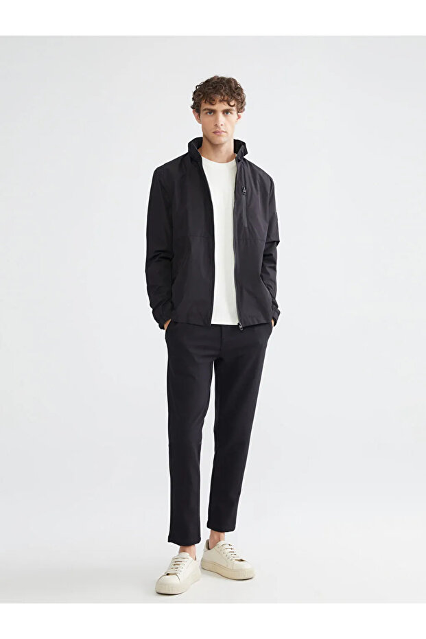 LCW VisionSiyah Standart Kalıp Kapüşonlu Erkek Yağmurluk - 2