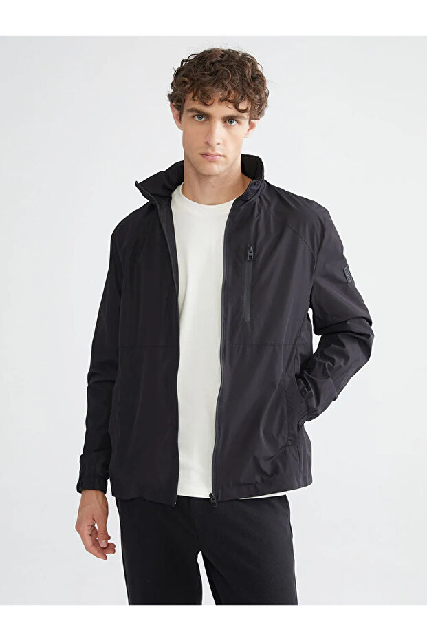 LCW VisionSiyah Standart Kalıp Kapüşonlu Erkek Yağmurluk - 1
