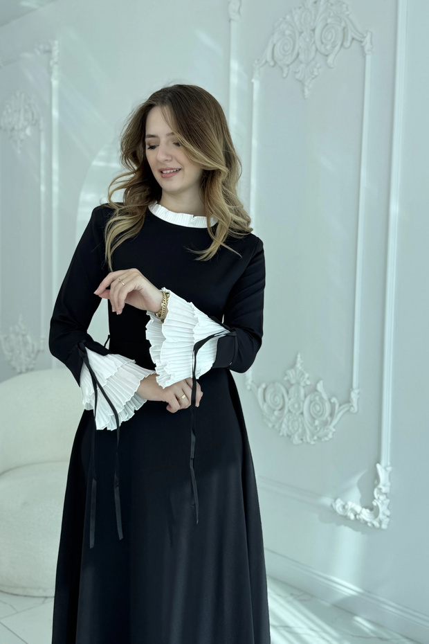 Pleated Sleeve Detail Belted Woven Black Dress