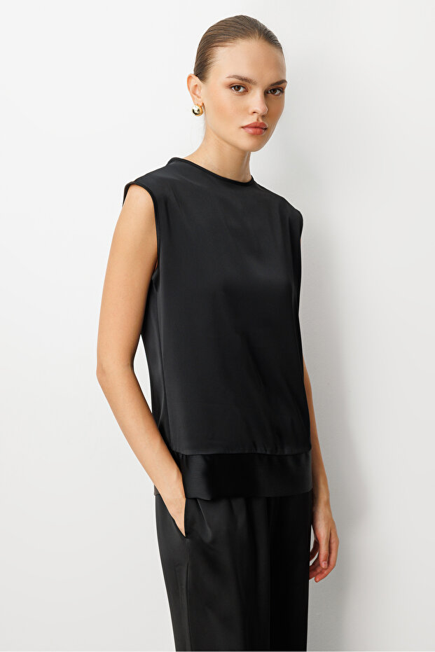 Siyah Kolsuz Basic Saten Bluz - 2