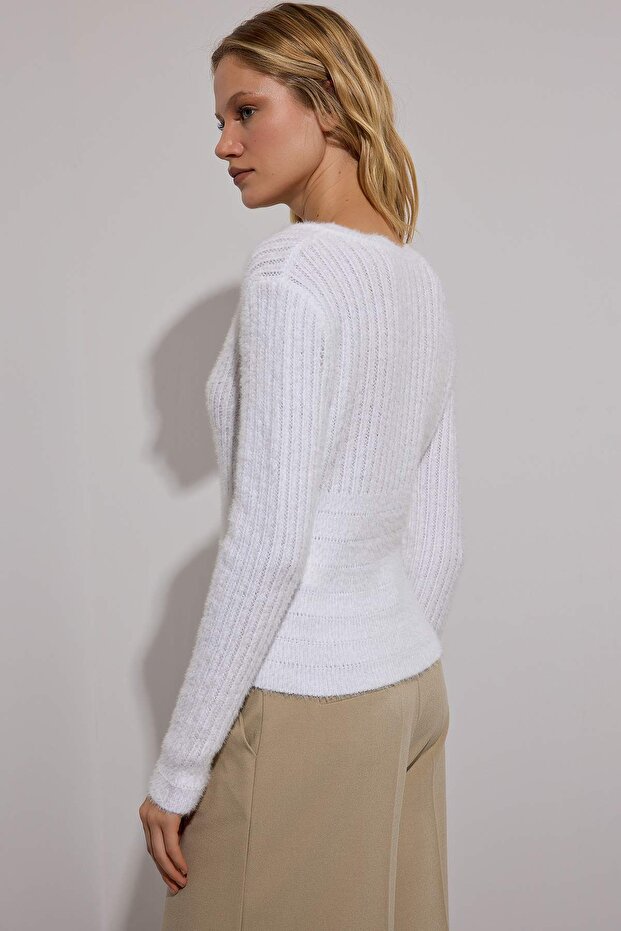 Ekru Yumuşak Dokulu Crop Triko Hırka TWOAW26HI00244 - 4